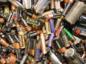 Picture of portable waste batteries - source sisw.org